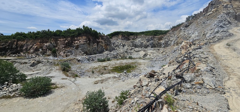Quảng Nam: Giải quyết các tồn tại trong khai thác khoáng sản