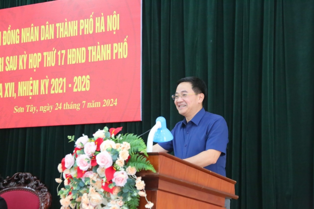 Đại biểu Trần Anh Tuấn, Bí thư Thị uỷ Sơn Tây trả lời kiến nghị của cử tri