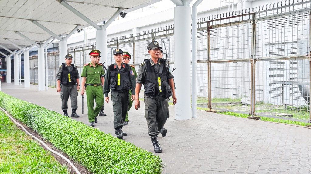 Sân bay Tân Sơn Nhất siết chặt an ninh trong 2 ngày Quốc tang