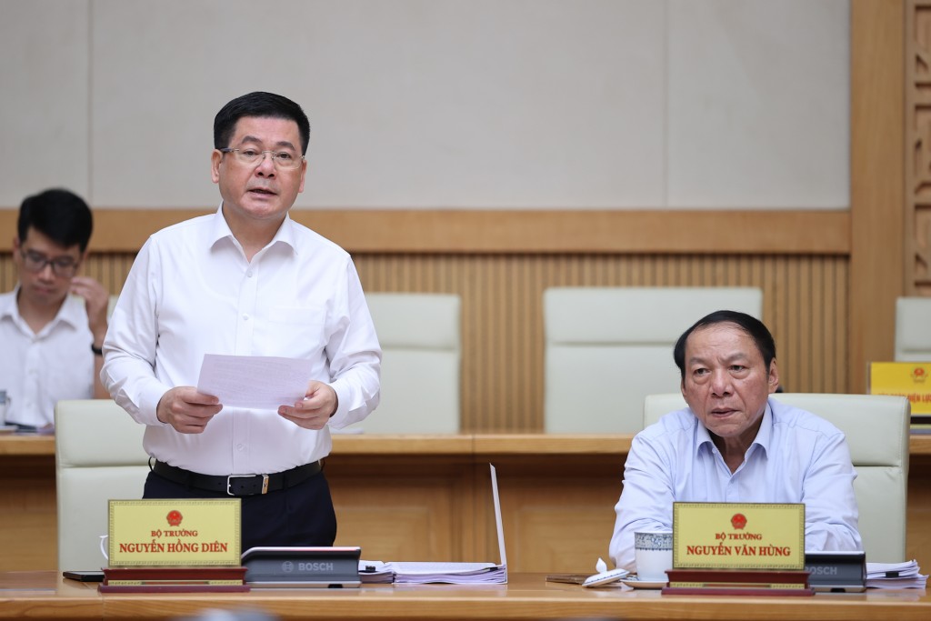 Bộ trưởng Bộ Công Thương Nguyễn Hồng Diên phát biểu tại phiên họp - Ảnh: VGP/Nhật Bắc