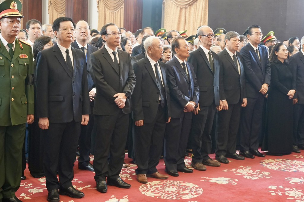 Đoàn lãnh đạo TP HCM do Bí thư Thành uỷ thành phố Nguyễn Văn Nên làm trưởng đoàn