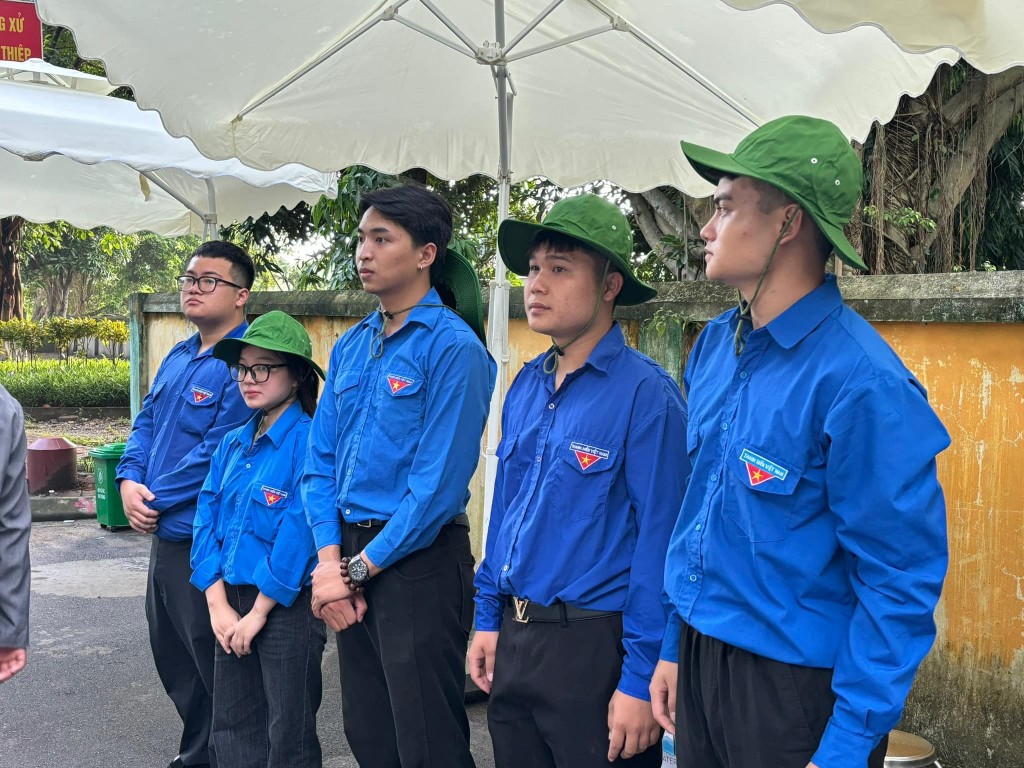 Người trẻ biến niềm tiếc thương thành hành động Người trẻ biến niềm tiếc thương thành hành động