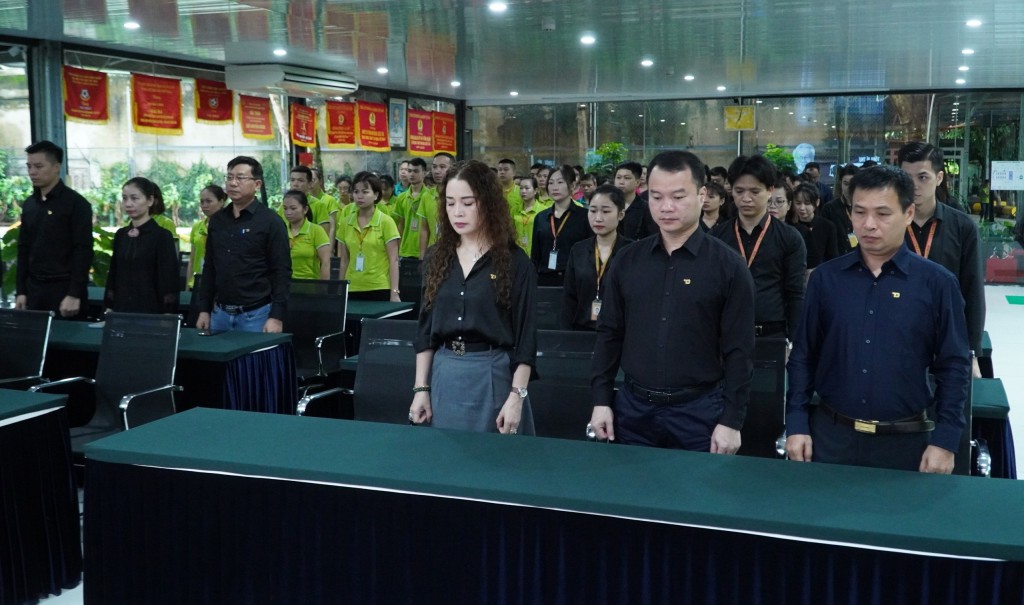 Cán bộ, đảng viên, người lao động Công ty Tân Đệ tưởng niệm Tổng Bí thư Nguyễn Phú Trọng