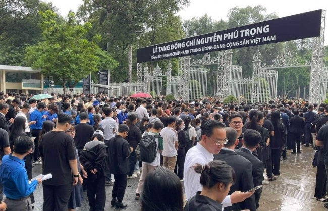 Gần 70.000 người đến viếng Tổng Bí thư Nguyễn Phú Trọng tại TP HCM