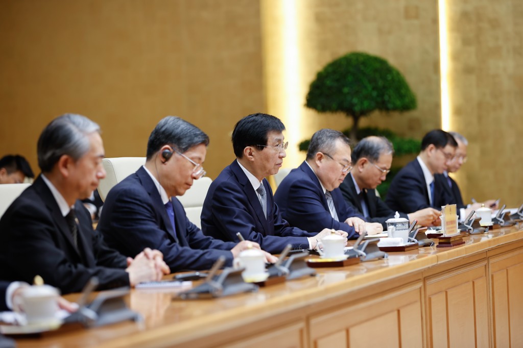 Đồng chí Vương Hộ Ninh nhấn mạnh, Trung Quốc kiên định ủng hộ Việt Nam đi theo con đường phát triển phù hợp với tình hình của Việt Nam; tin tưởng quan hệ hữu nghị truyền thống, hợp tác toàn diện giữa hai Đảng, hai nước sẽ ngày càng tốt lên - Ảnh: VGP/Nhật Bắc
