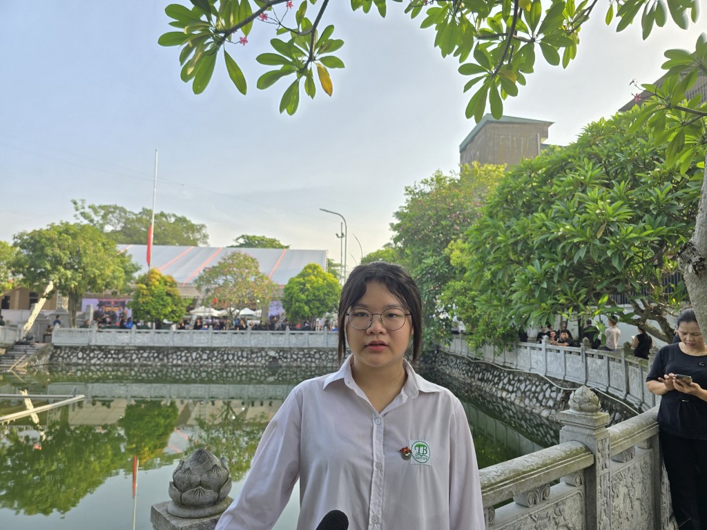 Em Nguyễn Phương Anh, học sinh trường THPT Thạch Bàn, Long Biên