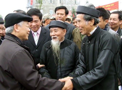 Tổng bí thư Nguyễn Phú Trọng chúc Tết nhân dân huyện Thạch Thất.
