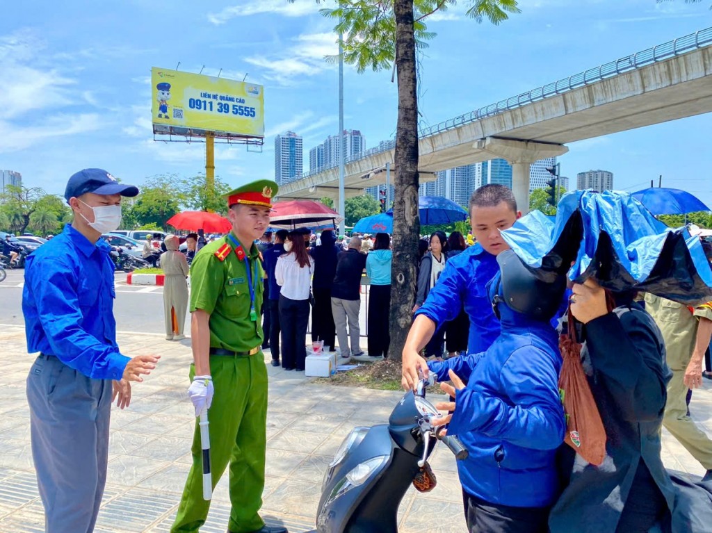 Nén đau thương đảm bảo an ninh trật tự Lễ Quốc tang