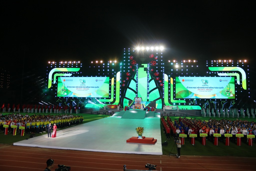 Sân khấu khai mạc Hội khỏe Phù Đổng toàn quốc lần thứ 10 năm 2024 tại sân vận động Lạch Tray, Hải Phòng