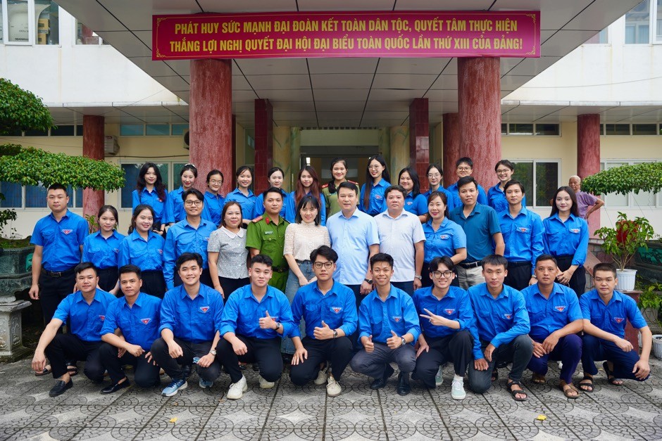 Đoàn công tác tình nguyện của Học viện Tài chính tại Cao Bằng