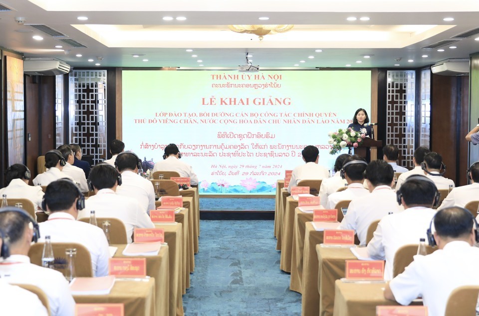 Đào tạo, bồi dưỡng công tác chính quyền cho cán bộ Thủ đô Vientiane
