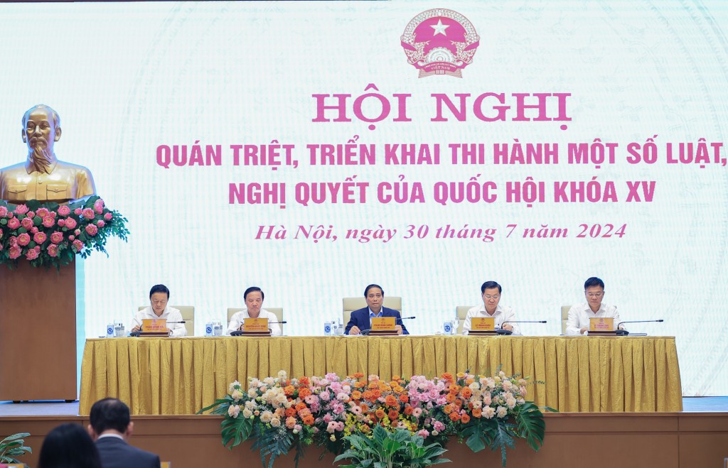 Thủ tướng Phạm Minh Chính chủ trì Hội nghị quán triệt, triển khai một số luật, nghị quyết của Quốc hội khoá XV - Ảnh: VGP/Nhật Bắc
