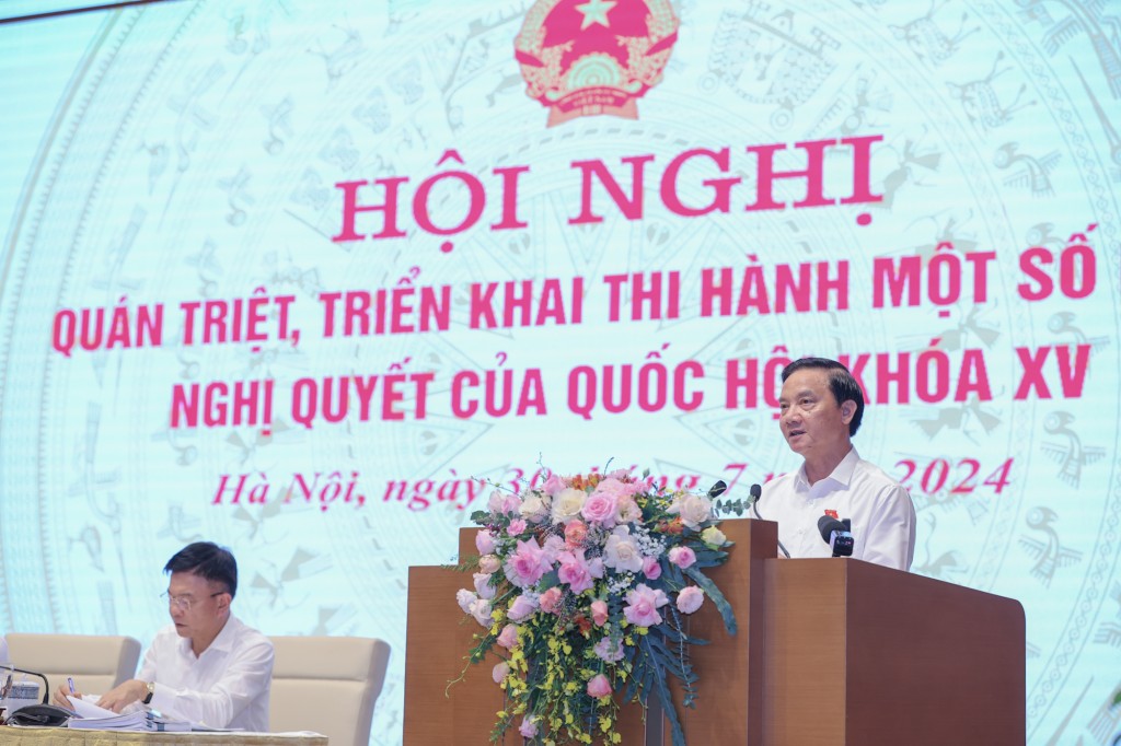 Phó Chủ tịch Quốc hội Nguyễn Khắc Định phát biểu tại Hội nghị - Ảnh: VGP/Nhật Bắc