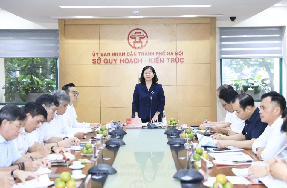 Phó Bí thư Thường trực Thành ủy Hà Nội Nguyễn Thị Tuyến kết luận buổi làm việc. Ảnh: Quang Thái