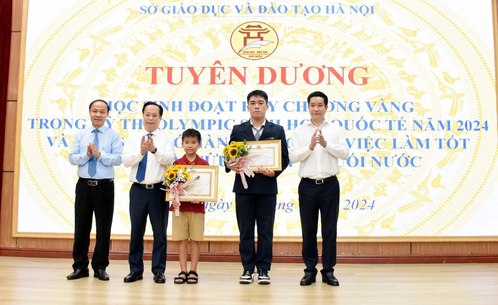 Hà Nội tuyên dương học sinh có thành tích đặc biệt năm 2024
