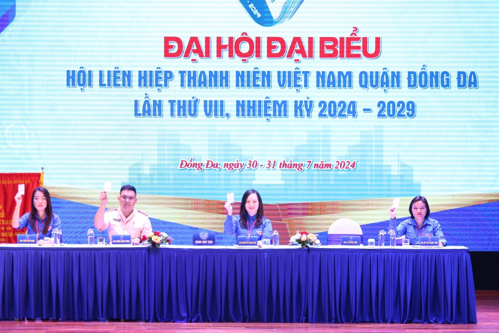 Trong phiên làm việc thứ nhất, Đại hội tiến hành bầu Đoàn Chủ tịch, Đoàn Thư ký đại hội, thông qua chương trình đại hội, thông qua quy chế đại hội, bầu ban thẩm tra tư cách đại biểu.