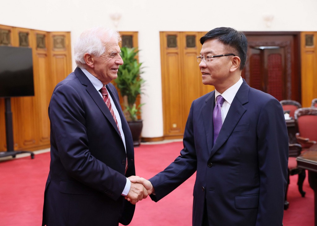 Phó Thủ tướng Lê Thành Long tiếp Phó Chủ tịch Ủy ban Châu Âu - Ảnh VGP/Đức Tuân