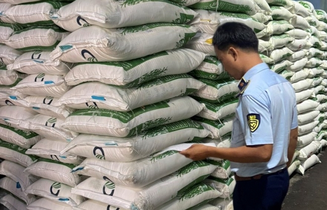 TP Hồ Chí Minh: Phát hiện, xử lý 2 tấn đường cát nhập lậu