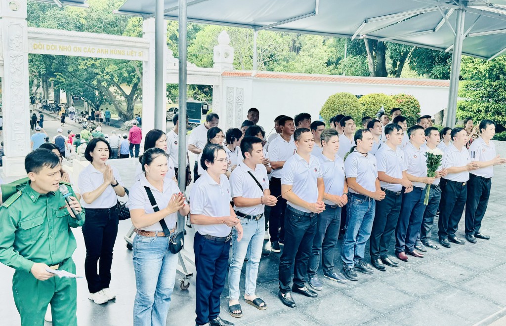 Trường Đại học Sư phạm TDTT Hà Nội tổ chức nhiều hoạt động tri ân các Anh hùng liệt sỹ