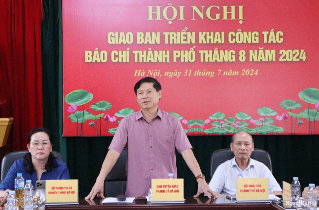 Phó Trưởng ban Thường trực Ban Tuyên giáo Thành ủy Hà Nội Phạm Thanh Học phát biểu tại hội nghị.