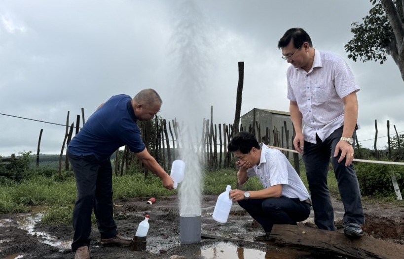 Gia Lai: Kiểm tra giếng khoan phun trào nước gây xôn xao