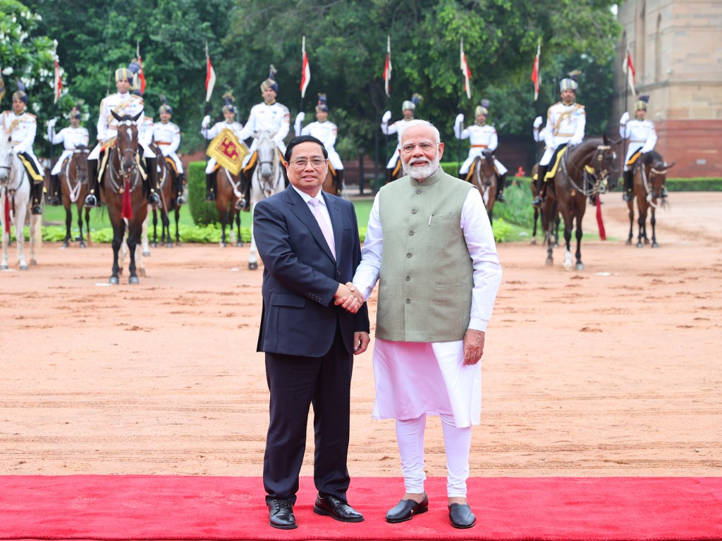 Thủ tướng Ấn Độ Narendra Modi chào đón Thủ tướng Phạm Minh Chính thăm cấp Nhà nước tới Ấn Độ - Ảnh: VGP/Nhật Bắc