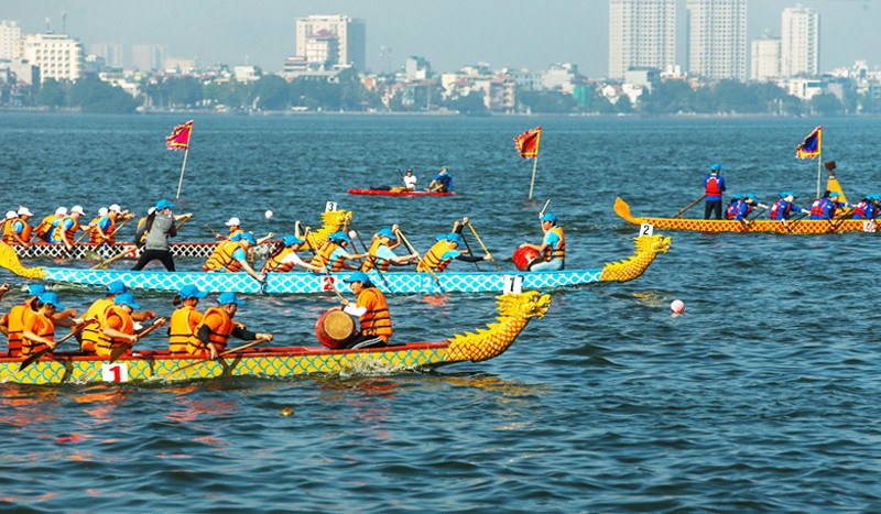 50 đội tranh tài giải Bơi chải thuyền rồng Hà Nội 2024