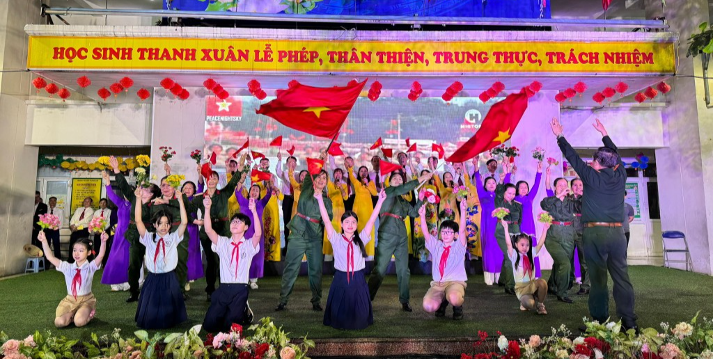 Các địa phương trên toàn thành phố tích cực tham gia Liên hoan Nghệ thuật quần chúng “Hà Nội - Niềm tin và hy vọng”