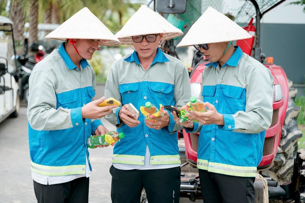 Chương trình “Hè  nóng thưởng nóng, Giải nhiệt trúng thiệt” của Trà Xanh Không Độ đang thu hút đông đảo người tiêu dùng tham gia săn các giải thưởng giá trị mỗi ngày, mỗi tuần.