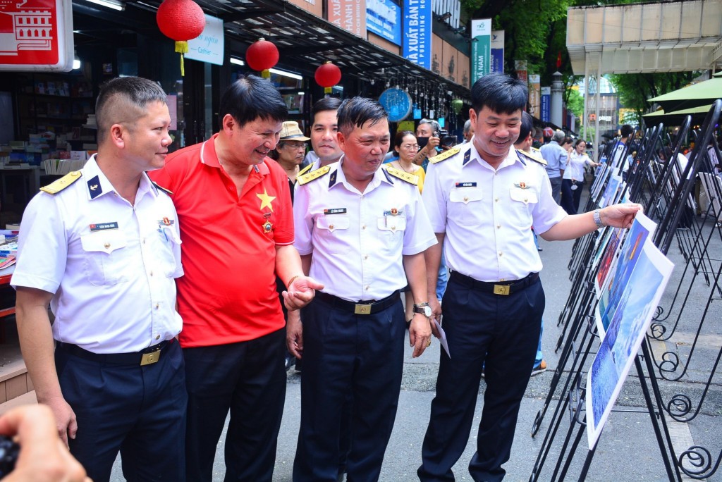 Mang Trường Sa về gần người dân TP Hồ Chí Minh