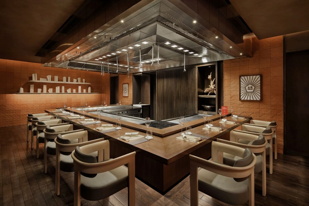 Không gian mộc mạc nhưng tinh tế của nhà hàng 1 sao Michelin Hibana by Koki Không gian mộc mạc nhưng tinh tế của nhà hàng 1 sao Michelin Hibana by Koki