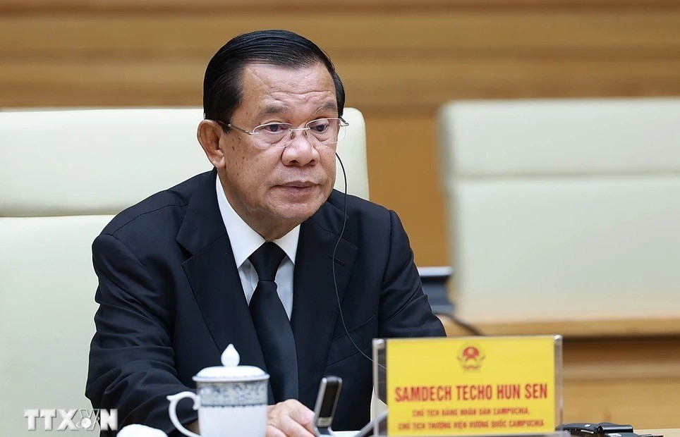 Chủ tịch Đảng Nhân dân Campuchia Samdech Hun Sen chúc mừng Tổng Bí thư Tô Lâm