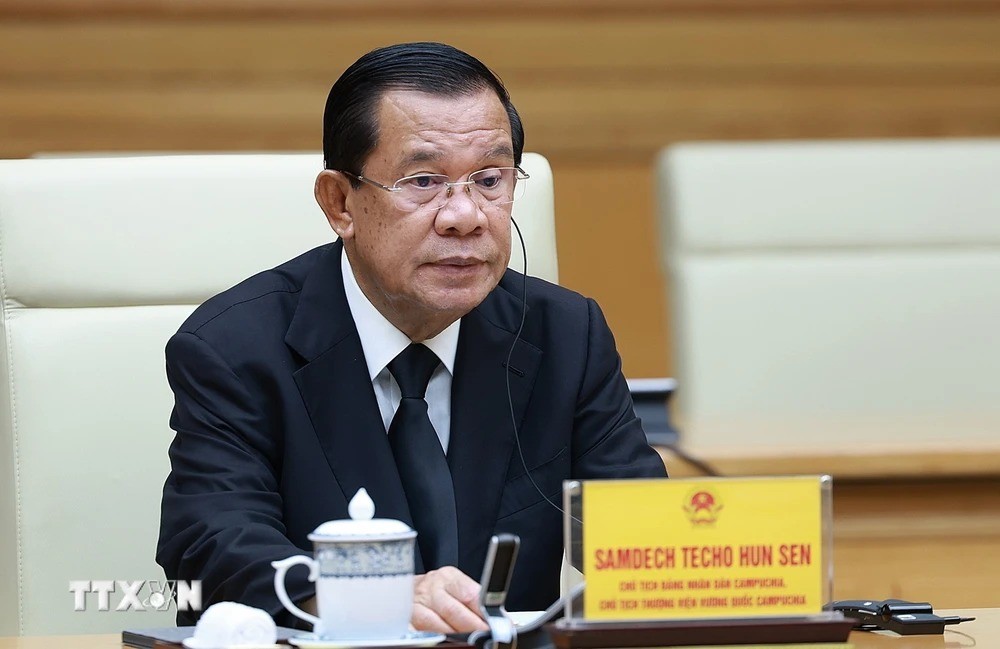 Chủ tịch Đảng Nhân dân Campuchia Samdech Hun Sen chúc mừng Tổng Bí thư Tô Lâm