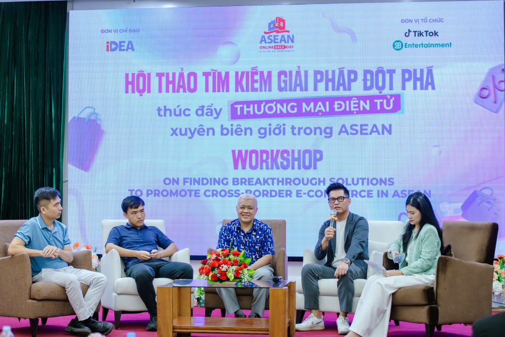 03. Các diễn giả tại Tọa đàm Tìm kiếm Giải pháp đột phá thúc đẩy TMĐT XBG trong khu vực ASEAN.jpg