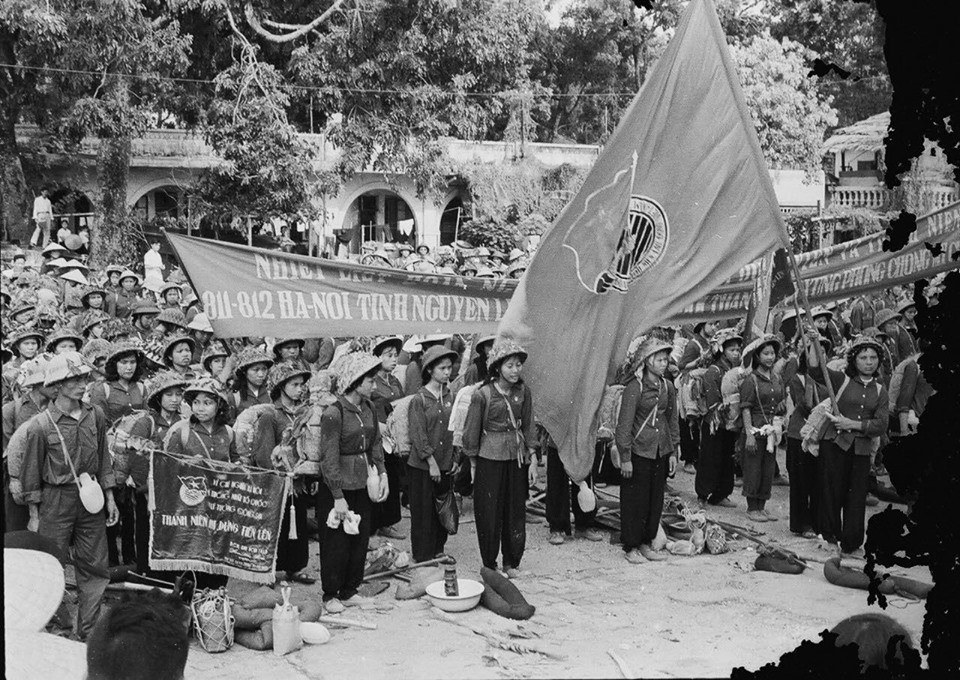 Tuổi trẻ Hà Nội hưởng ứng phong trào “Ba sẵn sàng”. 