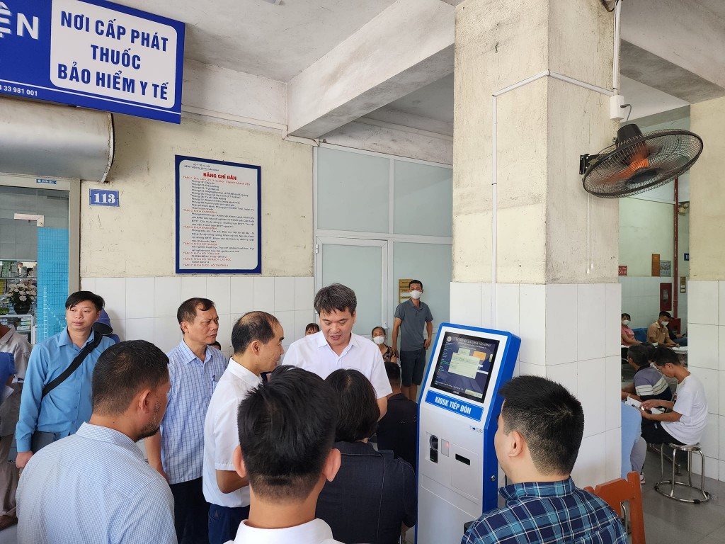 Ngành Y tế triển khai mô hình Kiosk y tế thông minh tại các cơ sở y tế - Tin tức sự kiện - Cổng thông tin điện tử Sở y tế Hà Nội