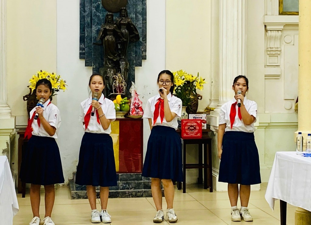 Học sinh, thanh thiếu niên Việt Nam- Ấn Độ giao lưu văn nghệ Học sinh, thanh thiếu niên Việt Nam- Ấn Độ giao lưu văn nghệ