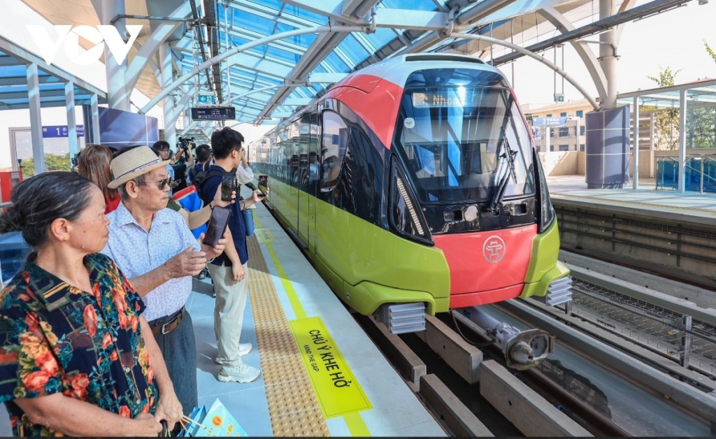 Metro Nhổn - ga Hà Nội chính thức vận hành