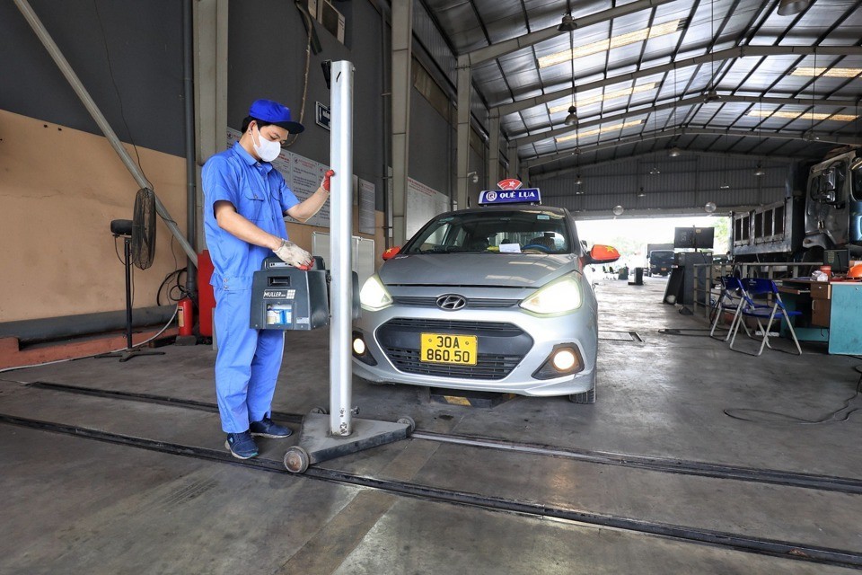 Các trung tâm đăng kiểm đang thiếu nhân lực trầm trọng