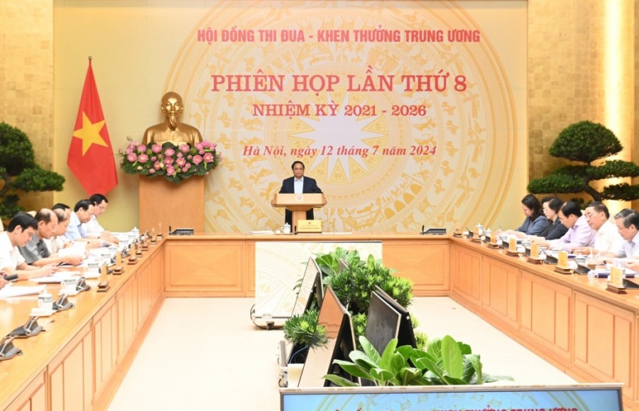 Khẩn trương hoàn thành việc ban hành văn bản quy định chi tiết thi hành Luật Thi đua, khen thưởng năm 2022