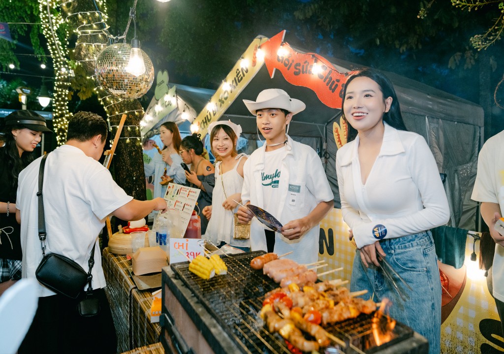 No “căng” bụng với loạt món đặc sản Đà Thành tại chợ Vui Fest