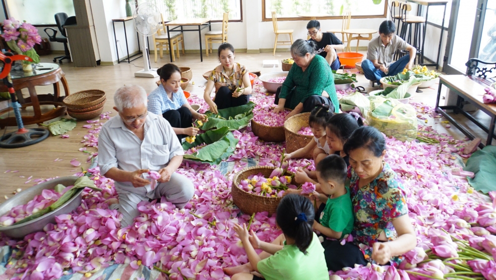 Nghề ướp trà sen Quảng An trở thành di sản văn hoá phi vật thể quốc gia