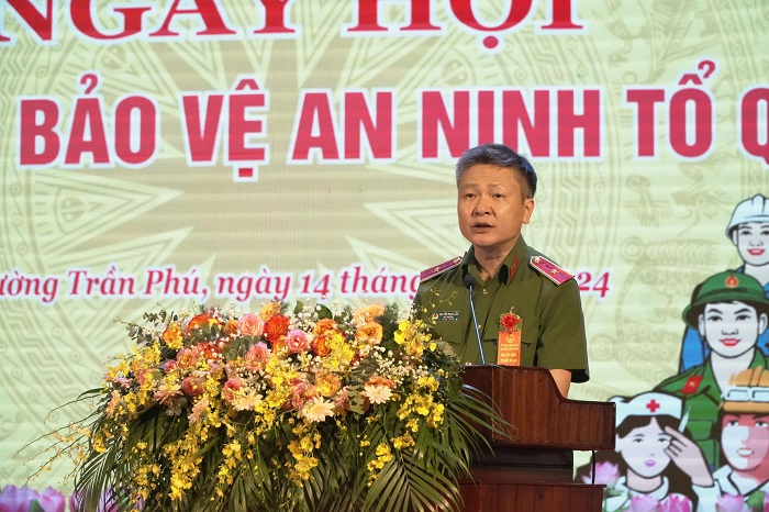 Thiếu tướng Nguyễn Ngọc Lâm, Thứ trưởng Bộ Công an phát biểu tại Ngày hội. (Ảnh: quangngai.gov.vn)