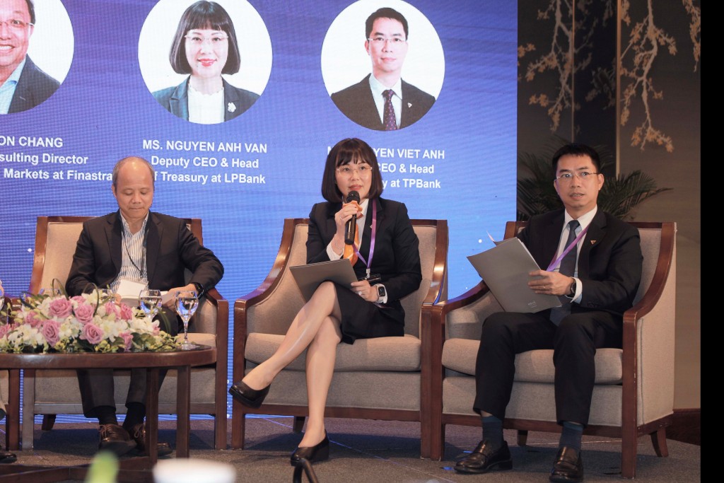 Bà Nguyễn Ánh Vân phát biểu tại Tọa đàm Treasury Executive Summit 2024