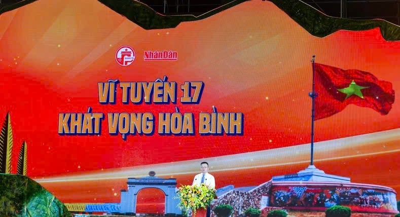 Sâu lắng chương trình nghệ thuật “Vĩ tuyến 17 - Khát vọng hòa bình”