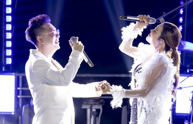 Bộ đôi Thu Phương, Minh Vương tái hiện loạt hit đình đám