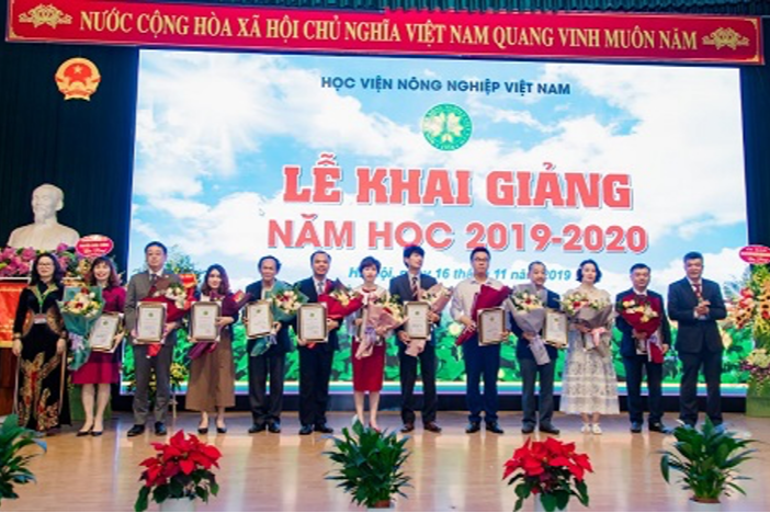 Học viện ký hợp tác với trên 100 doanh nghiệp để cấp học bổng, hướng dẫn sinh viên thực tập và giải quyết việc làm cho các bạn trẻ khi tốt nghiệp