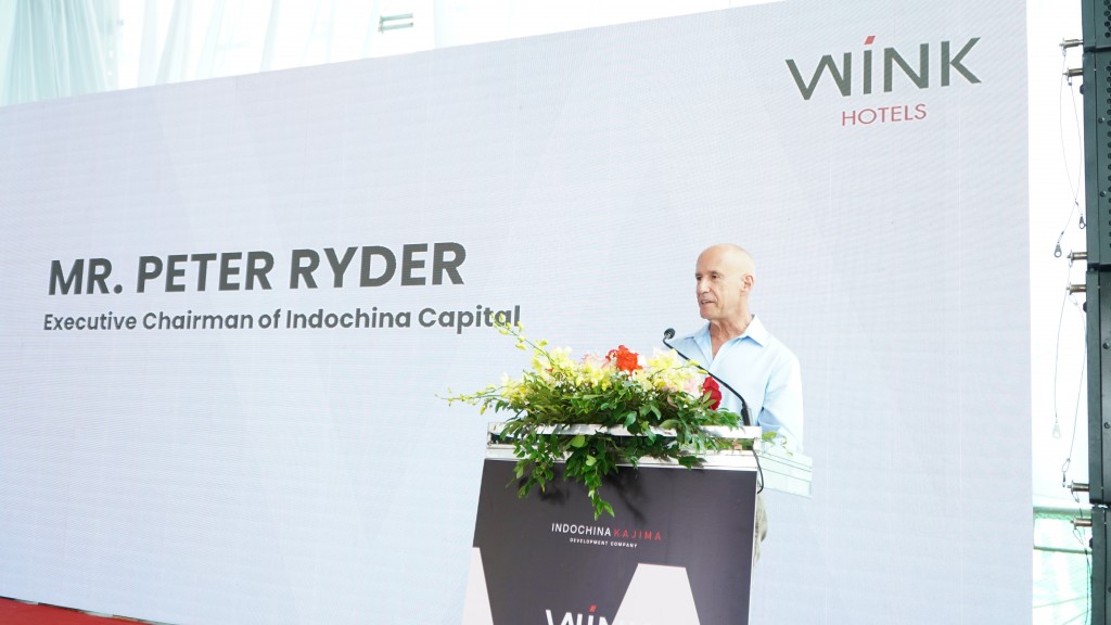 Ông Peter Ryder, Chủ tịch điều hành Indochina Capital phát biểu tại Lễ Cất nóc