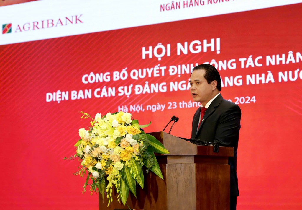 Đồng chí Vương Hồng Lĩnh -  Phó Tổng Giám đốc Agribank phát biểu nhận nhiệm vụ