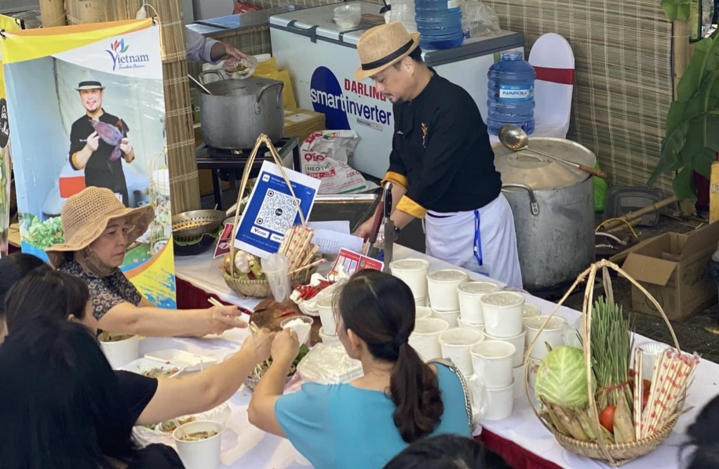 ghề bếp không chỉ đòi hỏi sự sáng tạo mà còn cần lòng kiên nhẫn, tinh thần học hỏi và sự tận tụy 